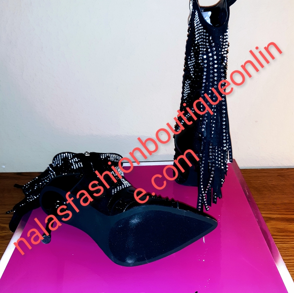FINAL PRICE! Western Stiletto Booties - Picture 7 of 10